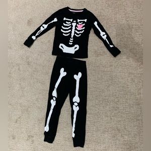 Children gender neutral Halloween skeleton pyjamas size 4-5T